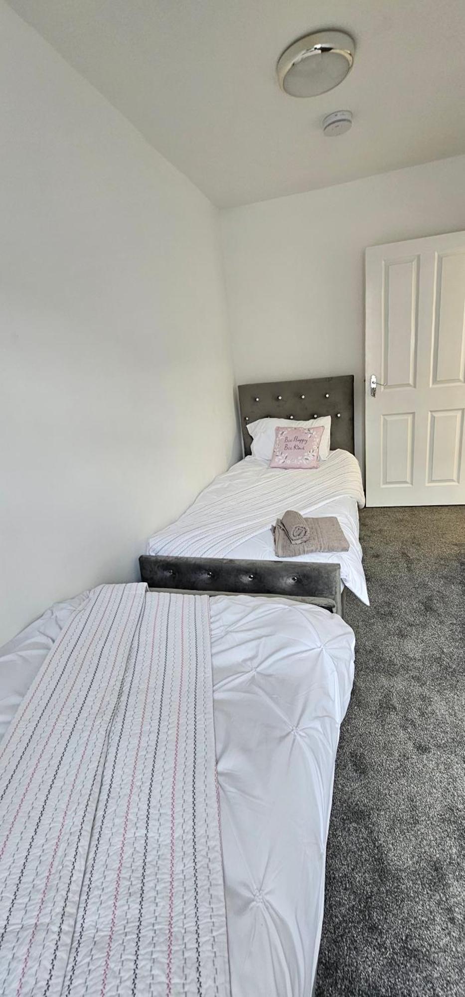 Luxury Four Bedroom House Bradford  Eksteriør bilde